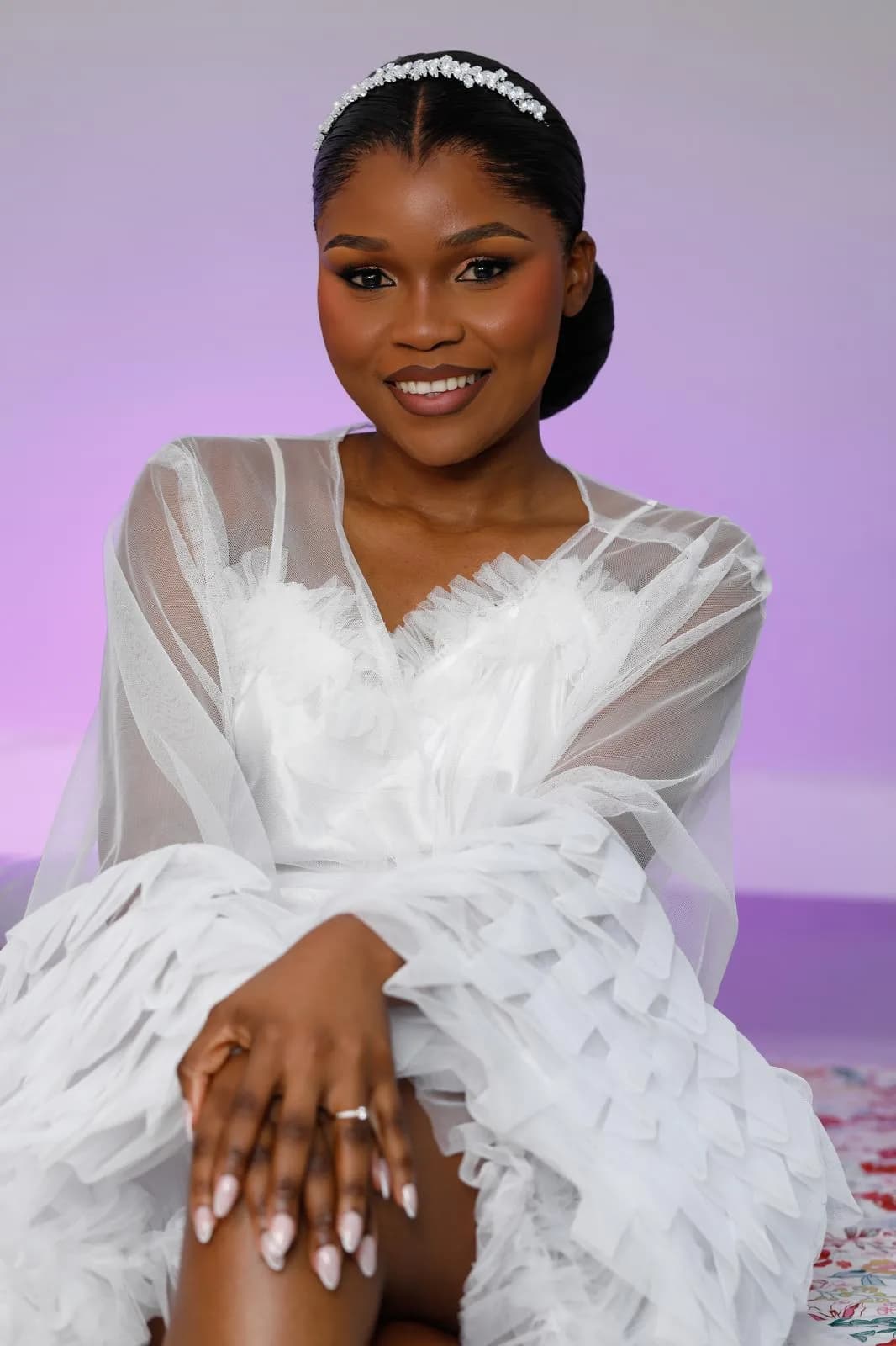 Mariée en tulle et diadème, maquillage teint lumineux — GM Black Queen