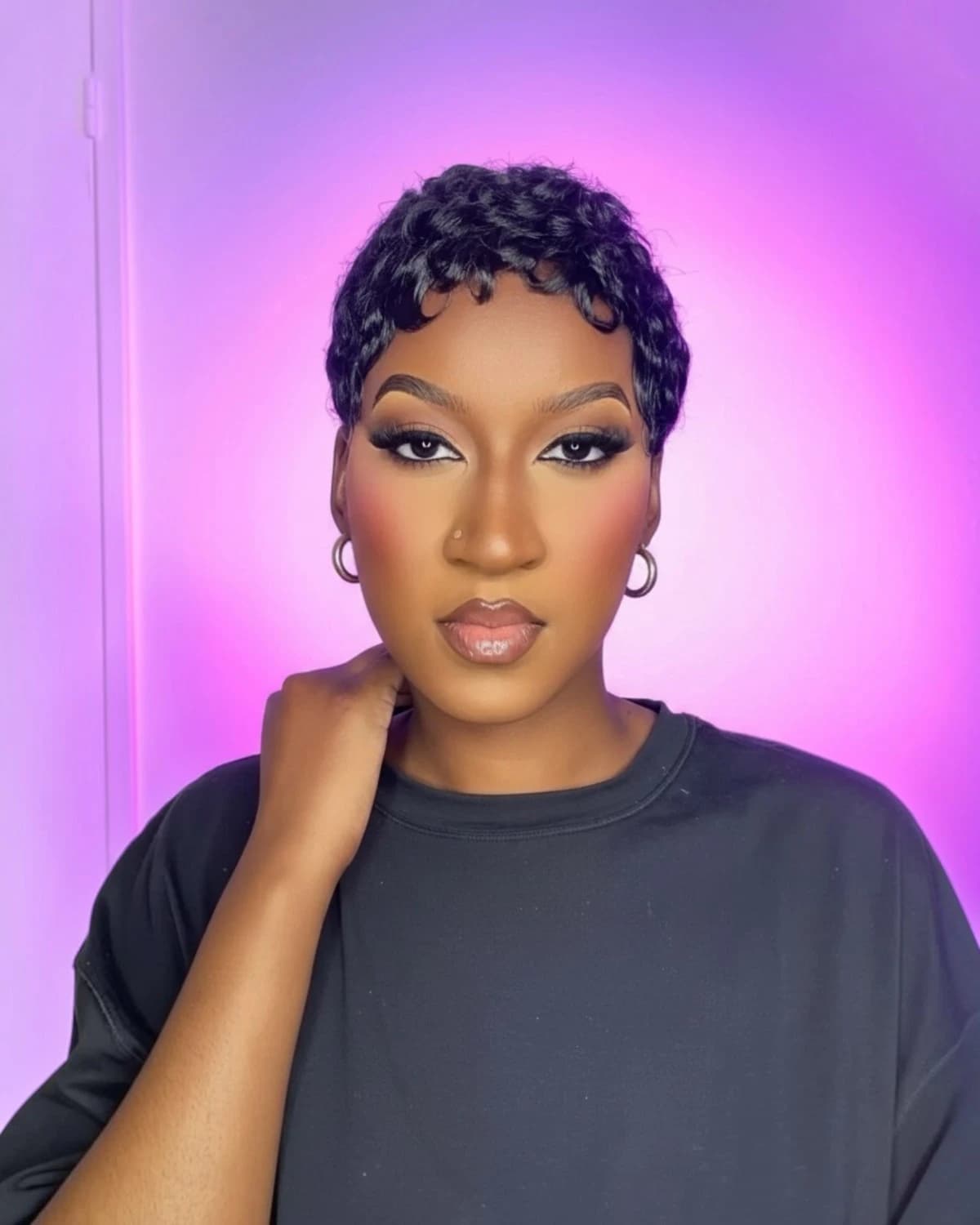 Précision du geste, sourcils et regard, maquillage peau noire — GM Black Queen
