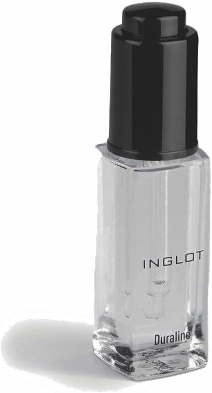 Flacon d'Inglot Duraline, liquide waterproof mélangé au fond de teint pour un maquillage de mariée