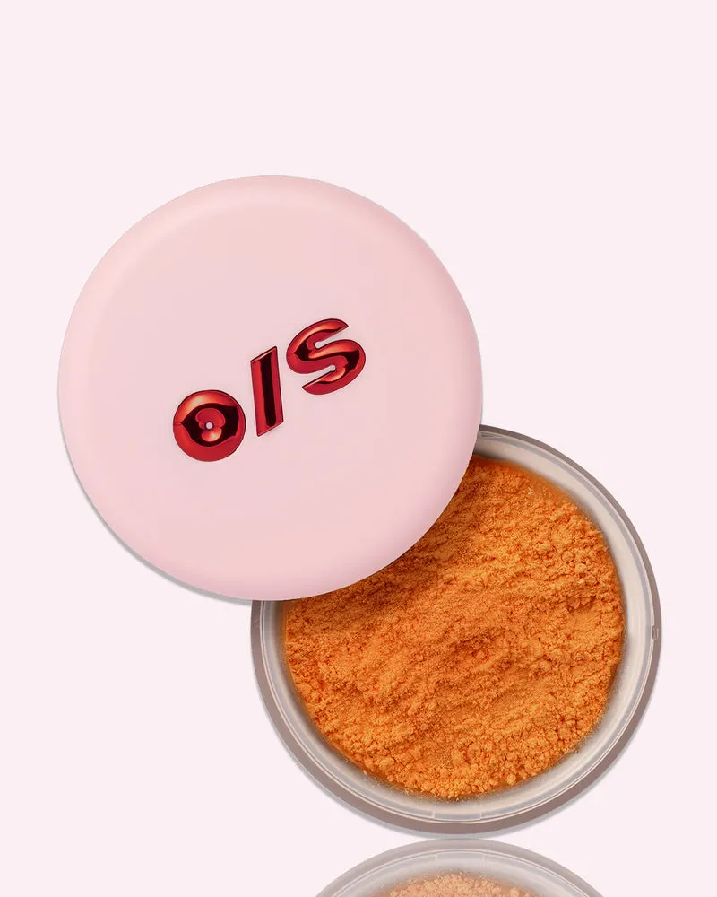 Poudre libre One Size teinte Rich utilisée pour le baking d'un maquillage de mariée